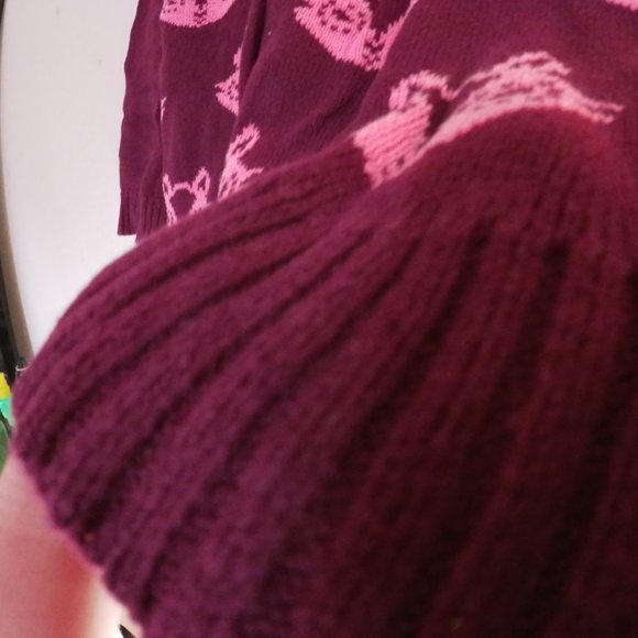 Fox Pattern Sweater - Picture 4 of 5